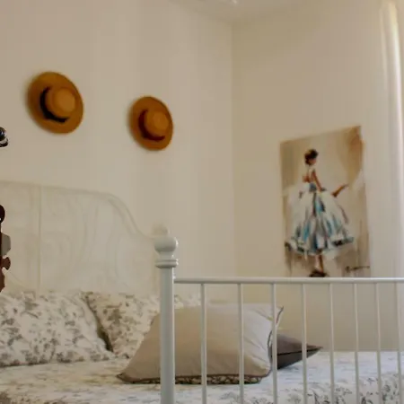 Azzurro Bed & Breakfast 4*