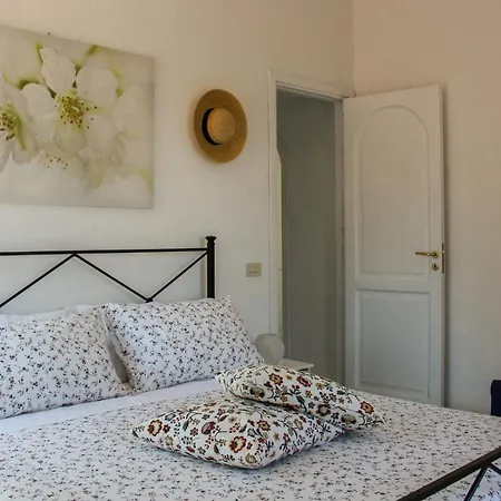 Azzurro Bed & Breakfast 3*