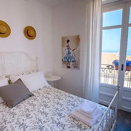 Azzurro Bed and Breakfast 4*